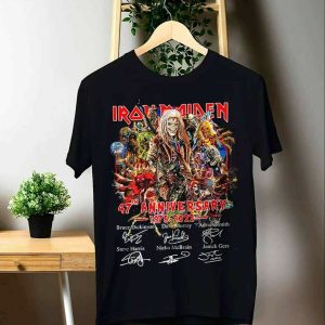 Iron Maiden 47Th Anniversary Legacy of The Beast Tour 2022 Signatures T-Shirt