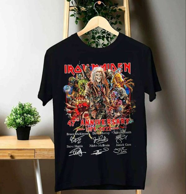 Iron Maiden 47Th Anniversary Legacy of The Beast Tour 2022 Signatures T-Shirt