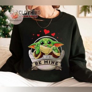 Be Minne Baby Yoda Valentines Gift Merch Star War Grogu Valentines Day Sweatshirt Disney Yoda Valentines Hoodie4