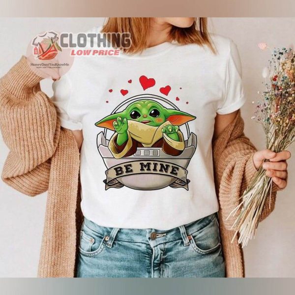 Be Minne Baby Yoda Valentines Gift Merch, Star War Grogu Valentines Day Sweatshirt, Disney Yoda Valentines Hoodie