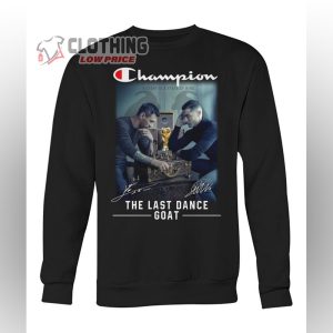 Lionel Messi and Cristiano Ronaldo Playing Merch Messi And Argentina Lift World Cup After Win Shirt The Last Dance Goat Champion T Shirt2sweatshirt