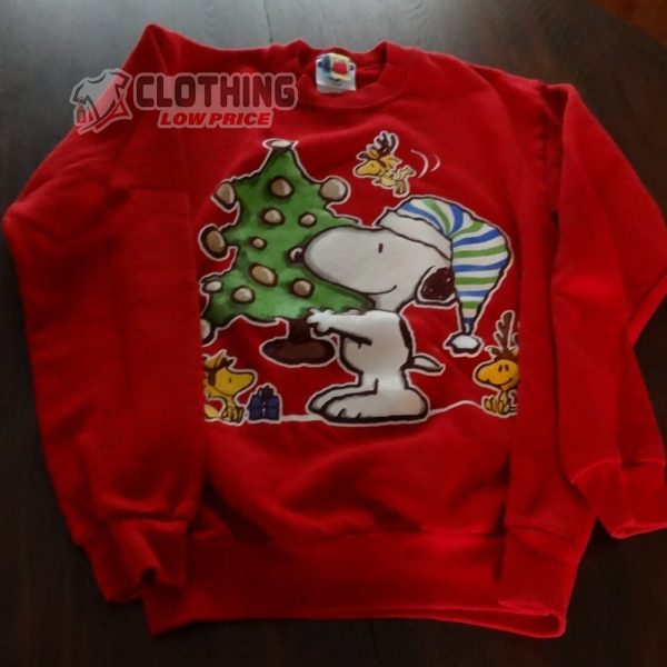 Christmas in Dayton vtg Red Green Christmas Woodstock Peanuts Charlie Brown Snoopy Decorating Tree XL 18 Child Long Sleeve Sweatshirt 1