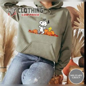 Dog Autumn Pumpkin Unisex Sweatshirt And Hoodie, Retro Snoopy Pumpkins Peanuts Woodstock Halloween Shirt