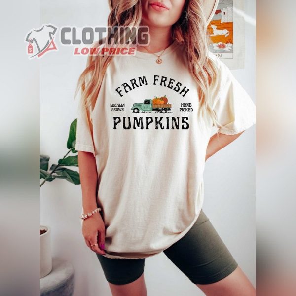 Farm Fresh Pumpkins Fall Women Sweatshirt, Pumpkins Car Halloween Shirt