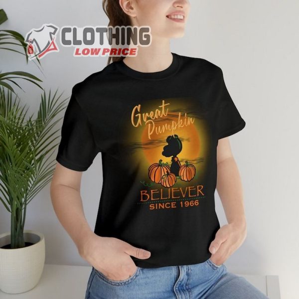 Great Pumpkin Believer Snoopy Charlie Brown Halloween Pumpkin Moon Tee