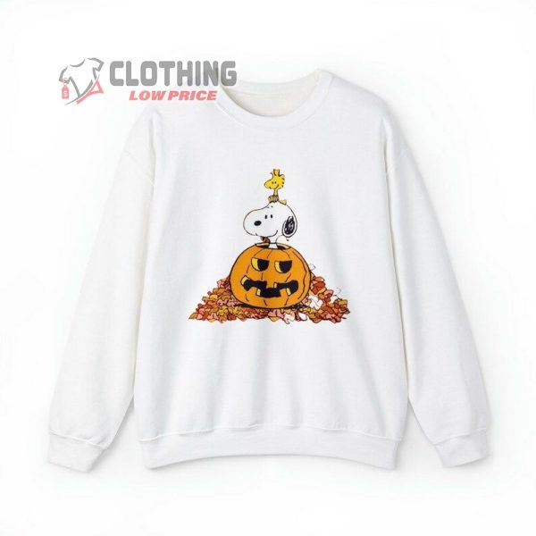 Retro Snoopy Halloween Merch, Vintage Snoopy Fall Shirt, Dog Autumn Pumpkin Sweatshirt, Peanuts Halloween Fall T-Shirt