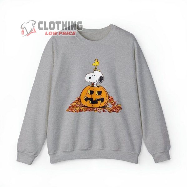 Retro Snoopy Halloween Merch, Vintage Snoopy Fall Shirt, Dog Autumn Pumpkin Sweatshirt, Peanuts Halloween Fall T-Shirt