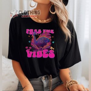 Groovy Thanksgiving Vibe T-Shirt, Pass The Vibes On This Thankful Shirt, Funny Thanksgiving Shirt, Retro Turkey Day, Thanksgiving Gift