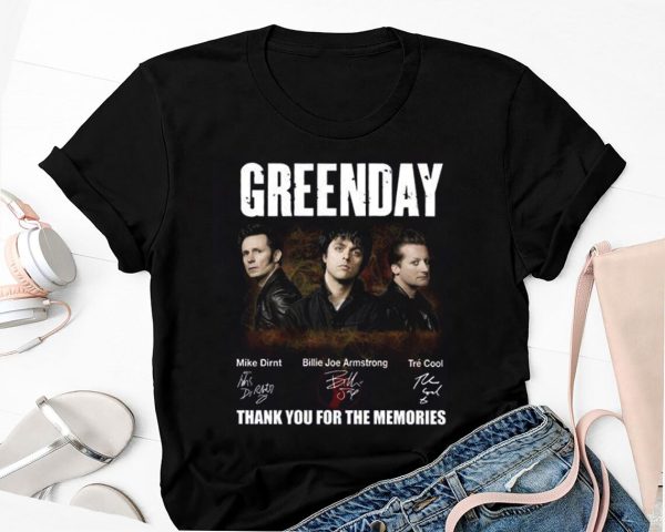 Graphic Green Day Band Signature Black Unisex T-Shirt, Green Day The Saviors 2024 Tour Shirt, Green Day Fan Gifts Shirt, Green Day Rock Band 90s Vintage Merch