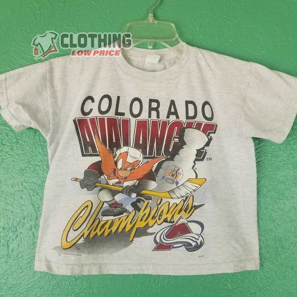 Vintage 90s Colorado Avalanche Hockey Looney Tunes Yosemite Sam T-shirt, Yosemite Sam Full Episodes Gift T-shirt, Bugs Bunny And Yosemite Sam T-shirt