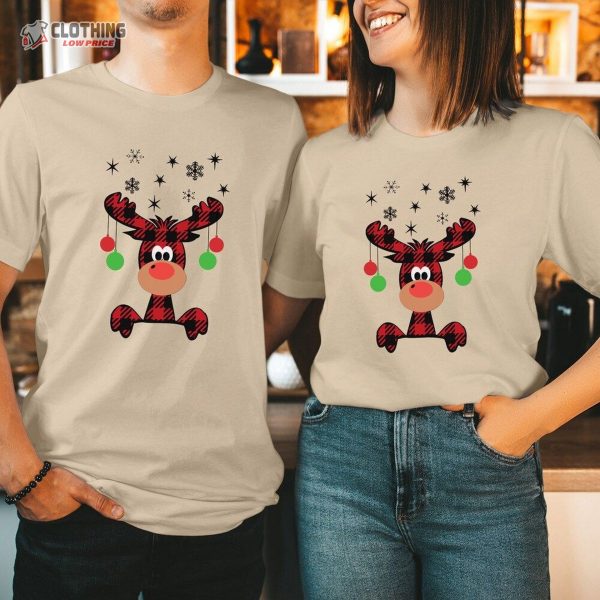 Buffalo Plaid Peeping Moose Reindeer Christmas T-Shirt