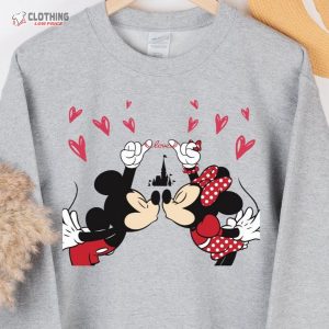 Disney Mickey Shirts , Epcot Disney Sweatshirt, Mickey And Minne Lovely Shirt