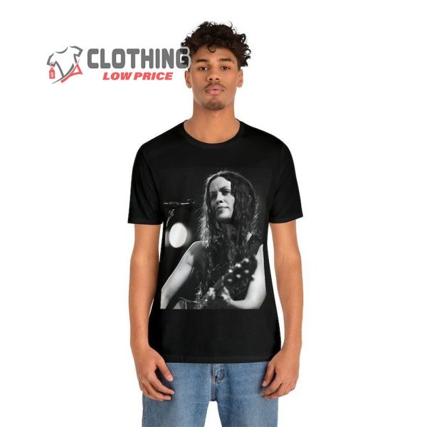 Alanis Morissette Retro T-Shirt Style