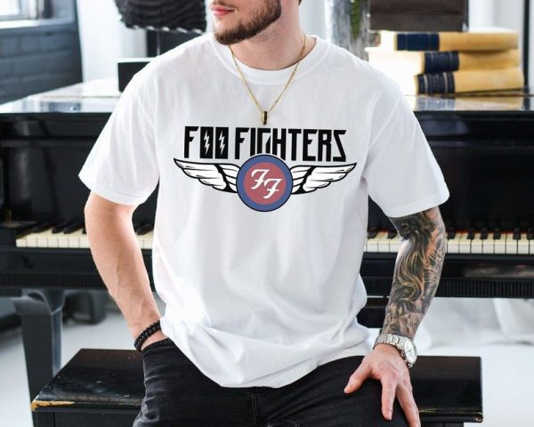 Foo Fighters Rock Band T-Shirt On Vintage Black Comfort Shirt