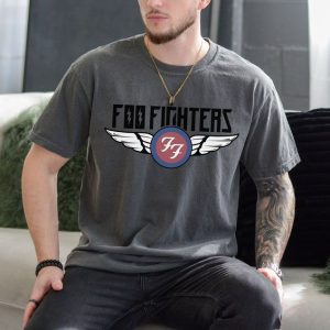 Foo Fighters Rock Band T-Shirt On Vintage Black Comfort Shirt